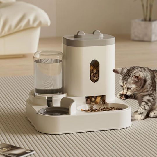 Distributeur de croquettes pour chat - Un allié précieux pour la santé alimentaire de votre félin